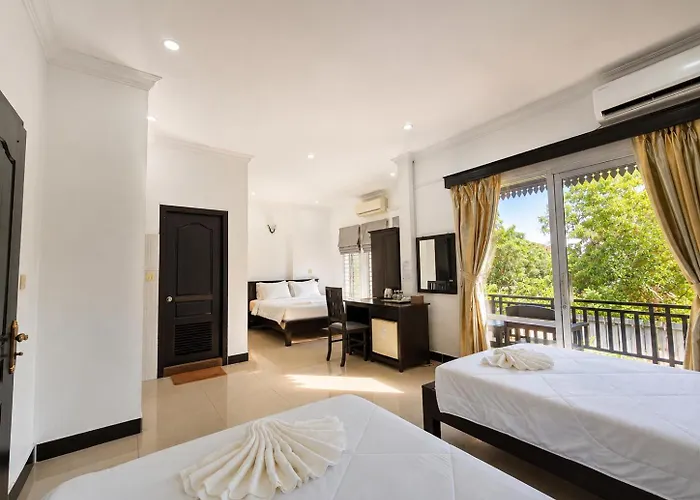 Champs Elysees Boutique Hotel 3*