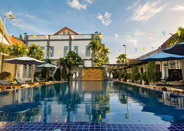 Champs Elysees Boutique 3*