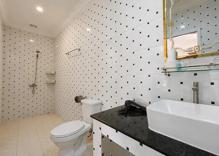 Champs Elysees Boutique 3*